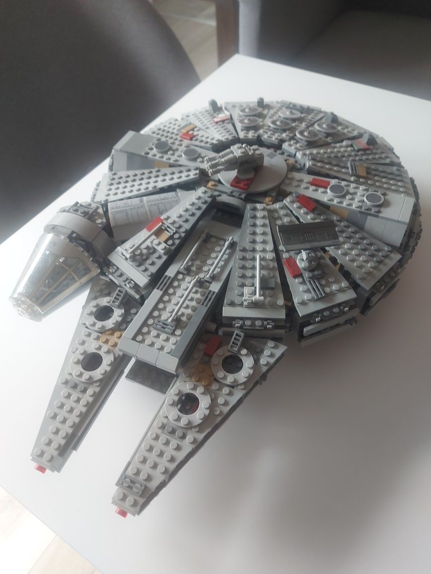 Lego Star Wars 75105 millennium Falcon