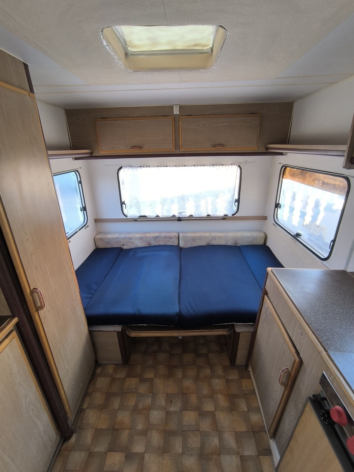 Caravana Pluma 350
