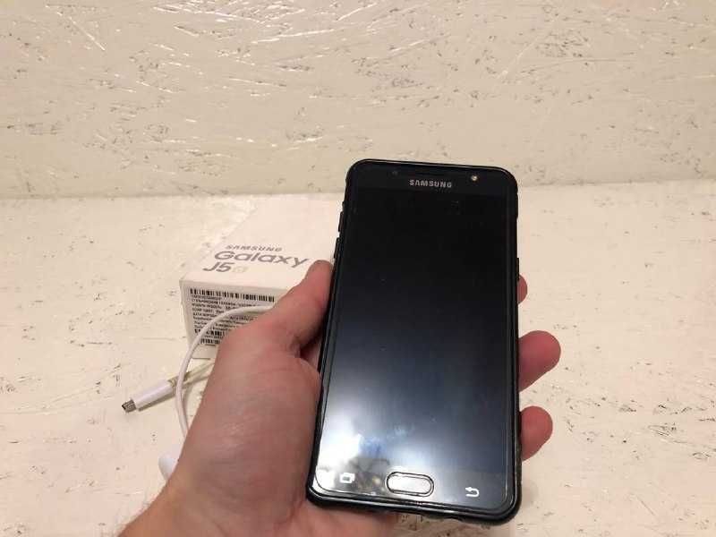 Мобільний телефон Samsung Galaxy J5 (2016), самсунг j5