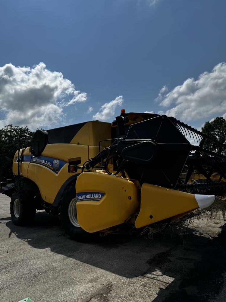 New Holland CX 8.80 комбайн