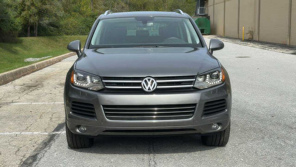 Volkswagen Touareg      2014