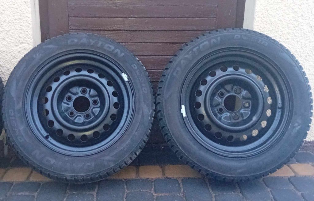 Sprzedam felgi stalowe z oponami zimowymi R16 5 x 115
