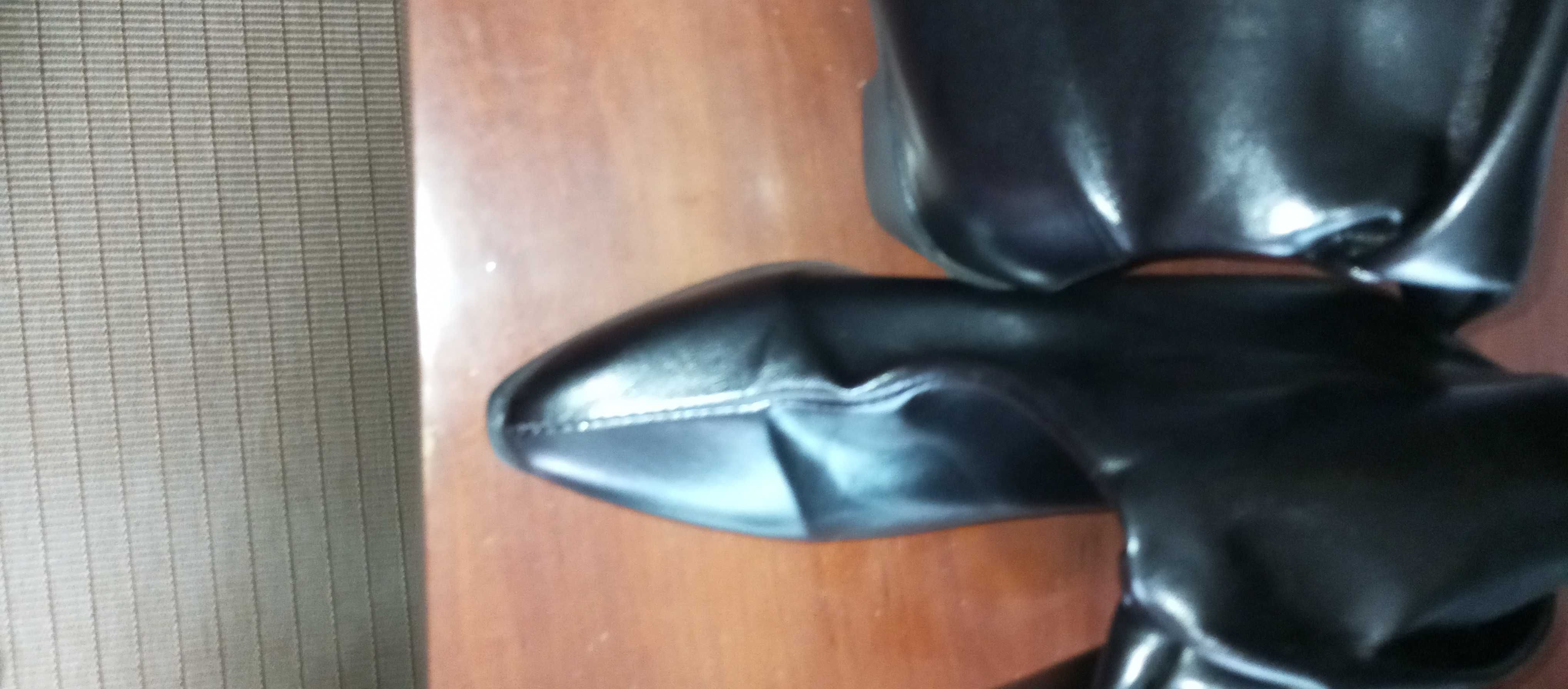 Botas pretas senhora