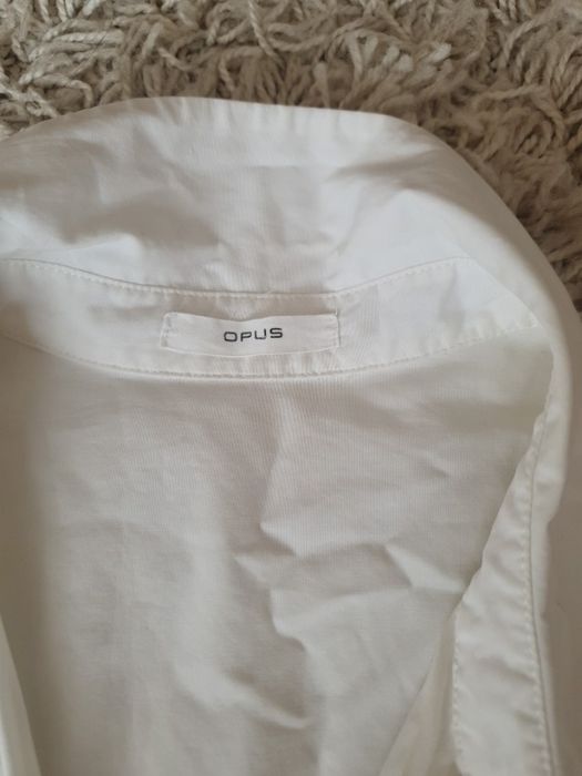 Біла блуза сорочка