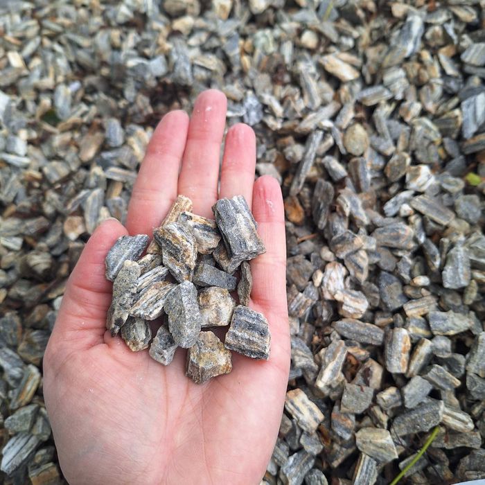 Kora kamienna 2 tony z dostawą szara lub brąz kamień naturalny gnejs