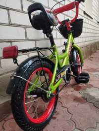 Продам дитячий велосипед діаметр коліс 14