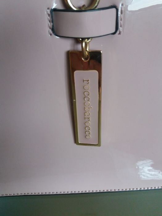 Carteira em verniz da Roccobarrocco