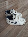 Buty Nike 25 białe