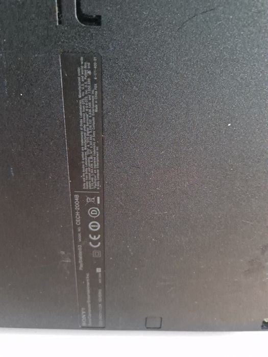 Ps3 slim wraz z padem PlayStation 3