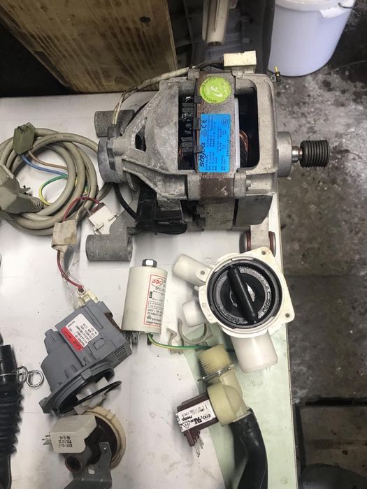 Продам запчастини до стиральної машинки