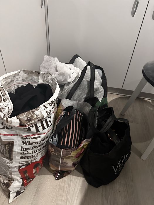 Пакети жіночого одягу за символічну ціну