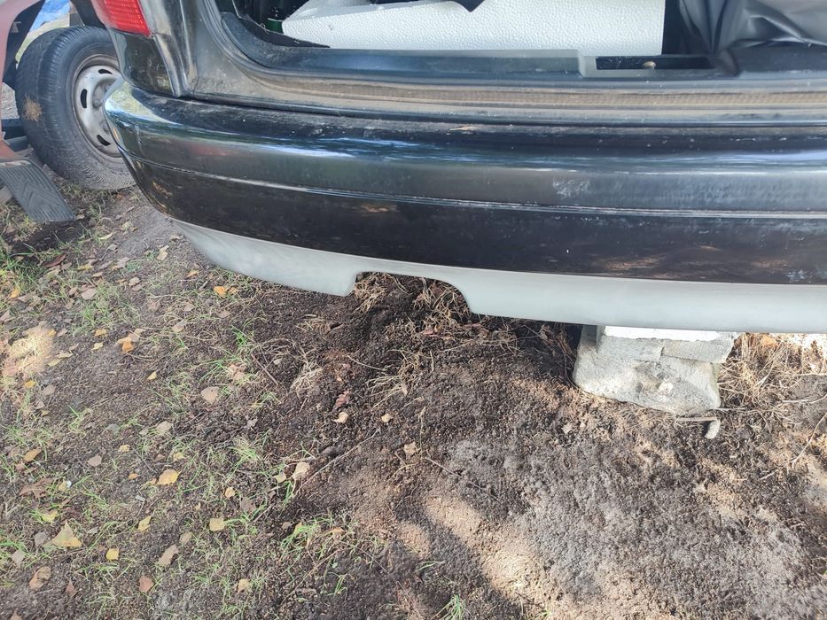 Zderzak tył Audi 80 cabrio coupe Lz9u