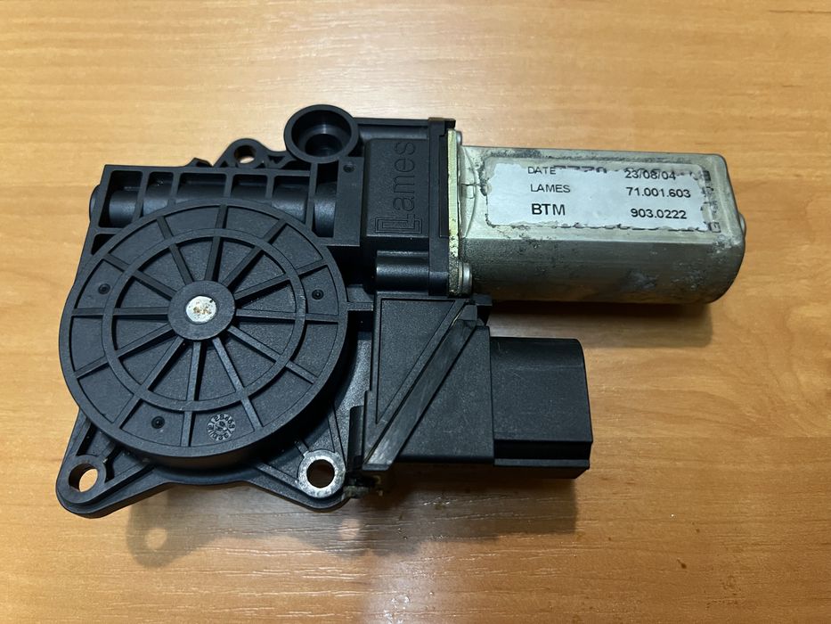 Продам моторчик склопідйомника