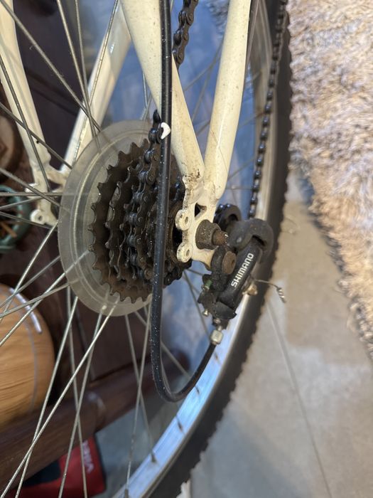 Bicicleta completa e muito boa!