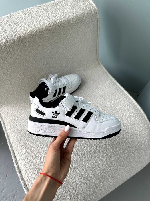 Женские кроссовки Adidas Forum Low White/Black. 36-40