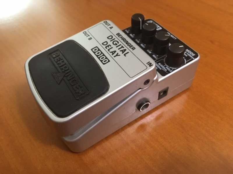 Pedal Delay / Eco stereo para guitarra ou baixo