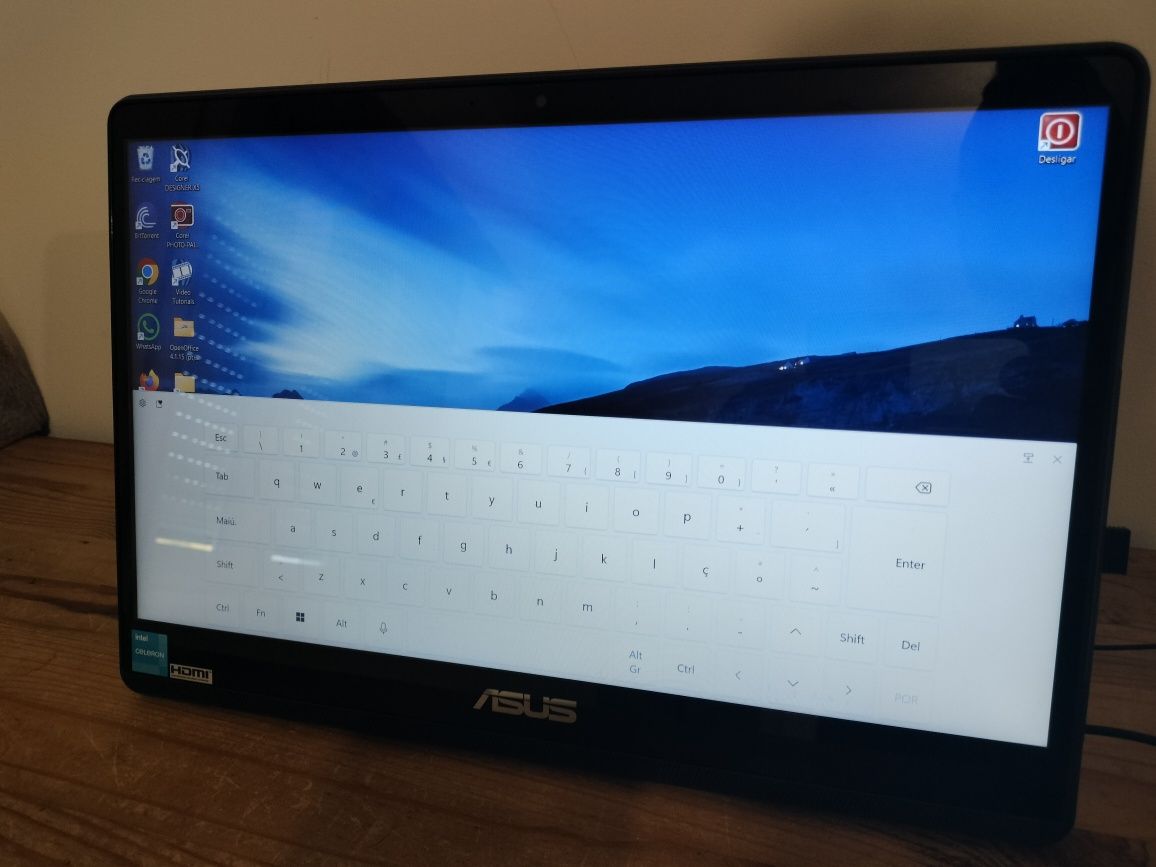 ASUS all-in-one touchscreen E1600W