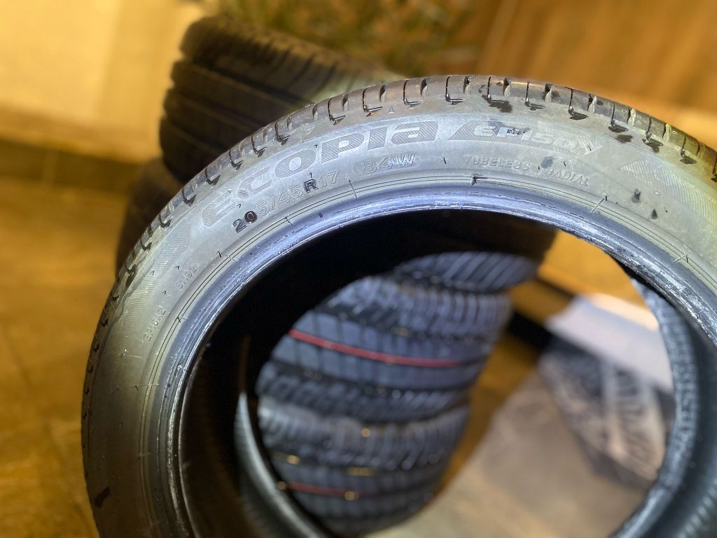Opony Bridgestone 205/45R17 2024 rok