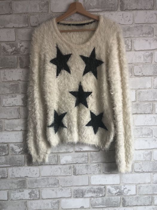 Misiowy miły sweter z gwiazdami Noisy May Vero Moda