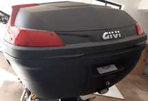 Mala GIVI B47 com kit montagem universal