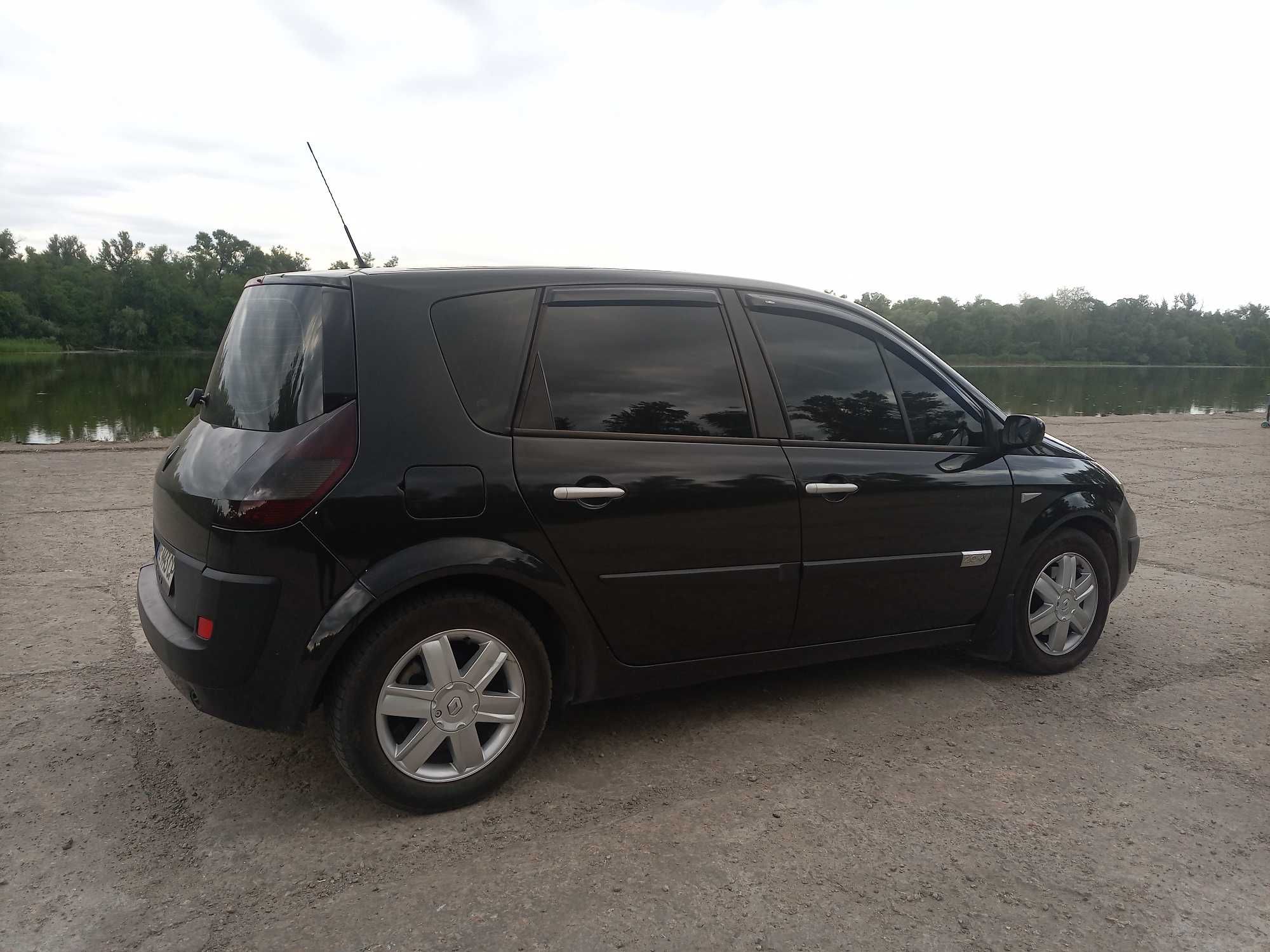 Продам семейное авто