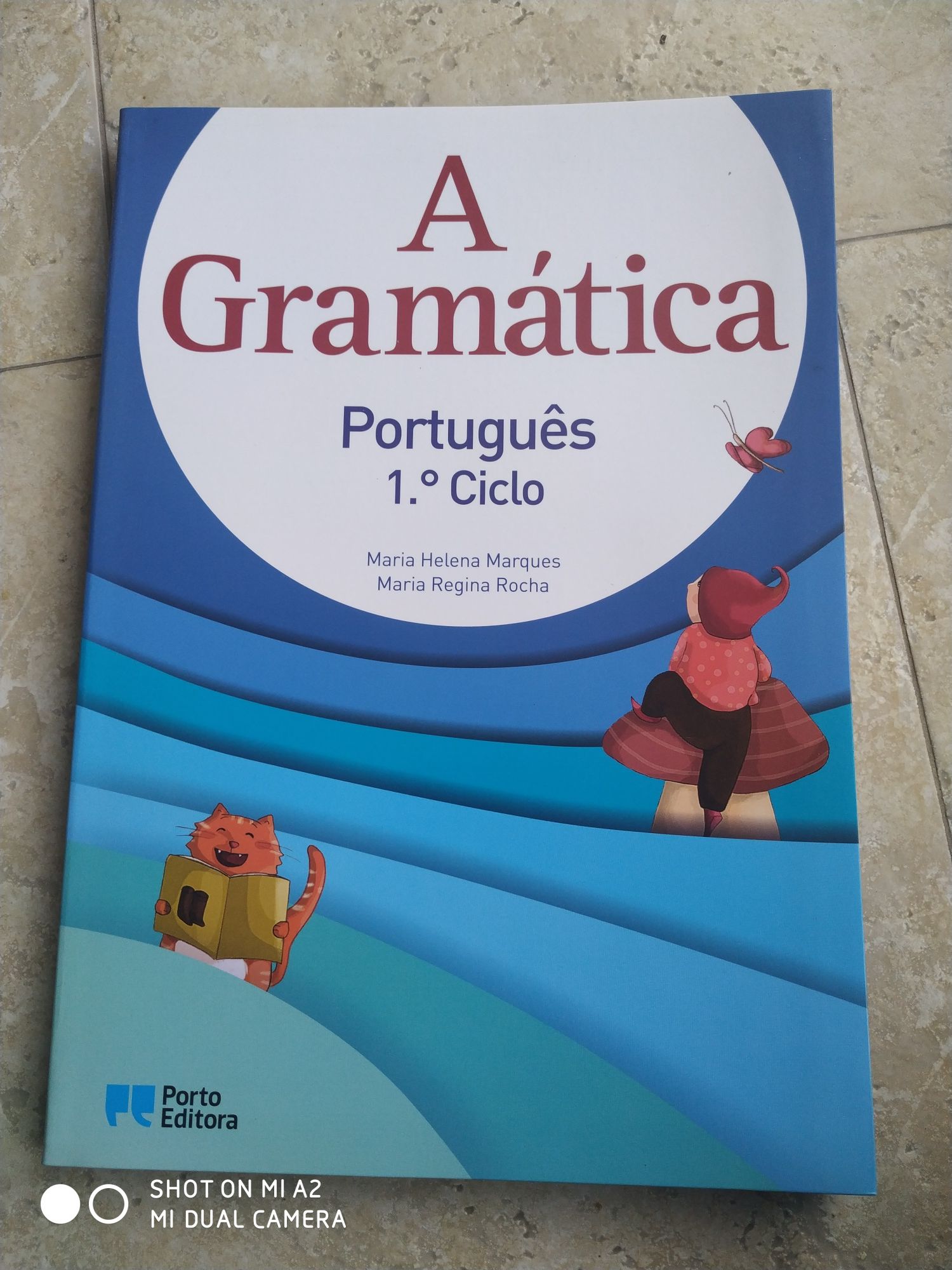 Livro "A gramática" 1ciclo