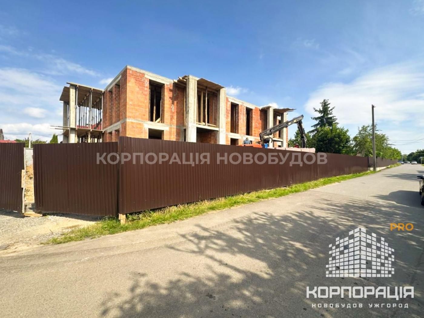 Продаж сучасного будинку (дуплекс) біля Центру та Слов’янської наб.
