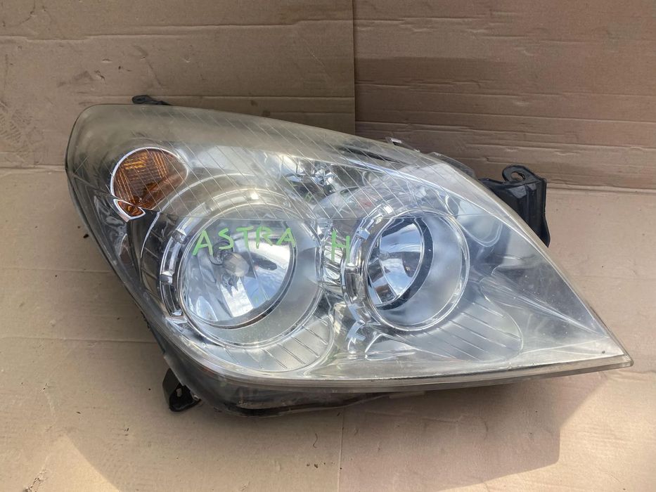 Lampa Opel Astra H III prawa OE
