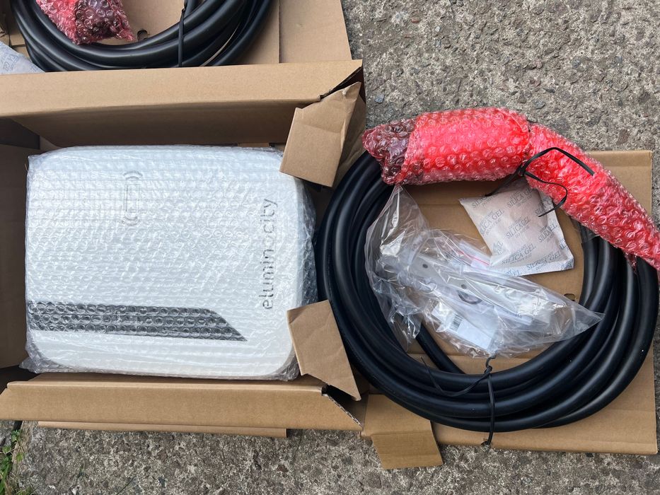 Зарядна станція Eluminocity 32A type 1 RFID card