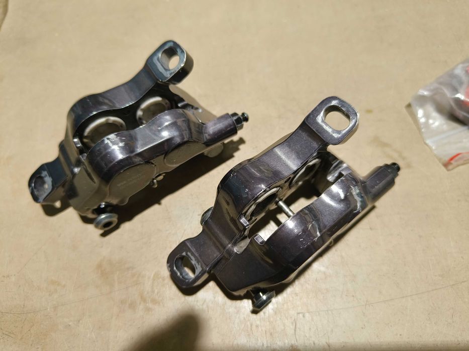 Zaciski Shimano Deore XT BR-M8120 + klocki Galfer/Jagwire