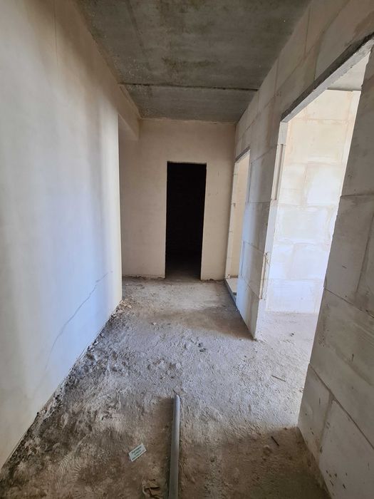 Велика світла двокімнатна квартира