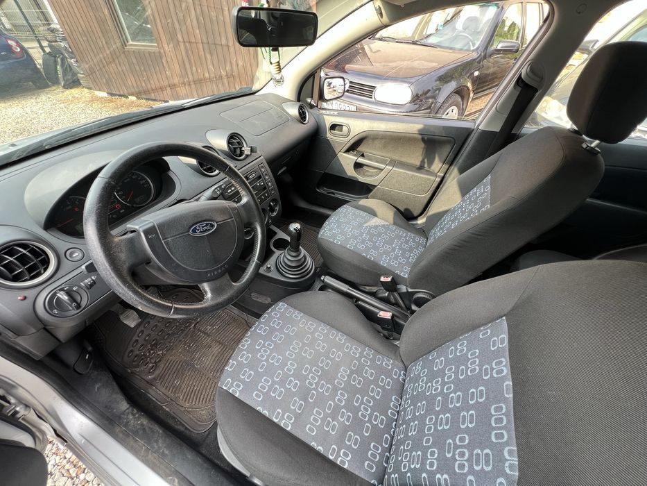 Ford Fiesta 1.3 2005r tylko 164 tys km, klima, hak!