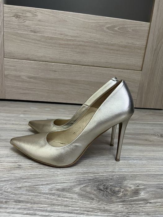 Szpilki damskie Złote