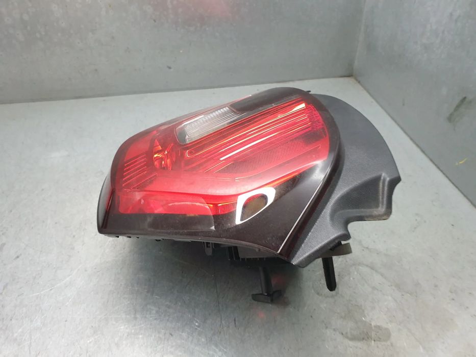 Farolim direito RENAULT Twingo III (BCM_)