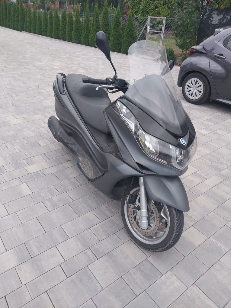 Skuter  piaggio x10