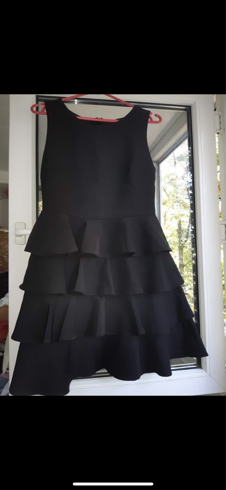 Продам сукню чорну коротку розмір М