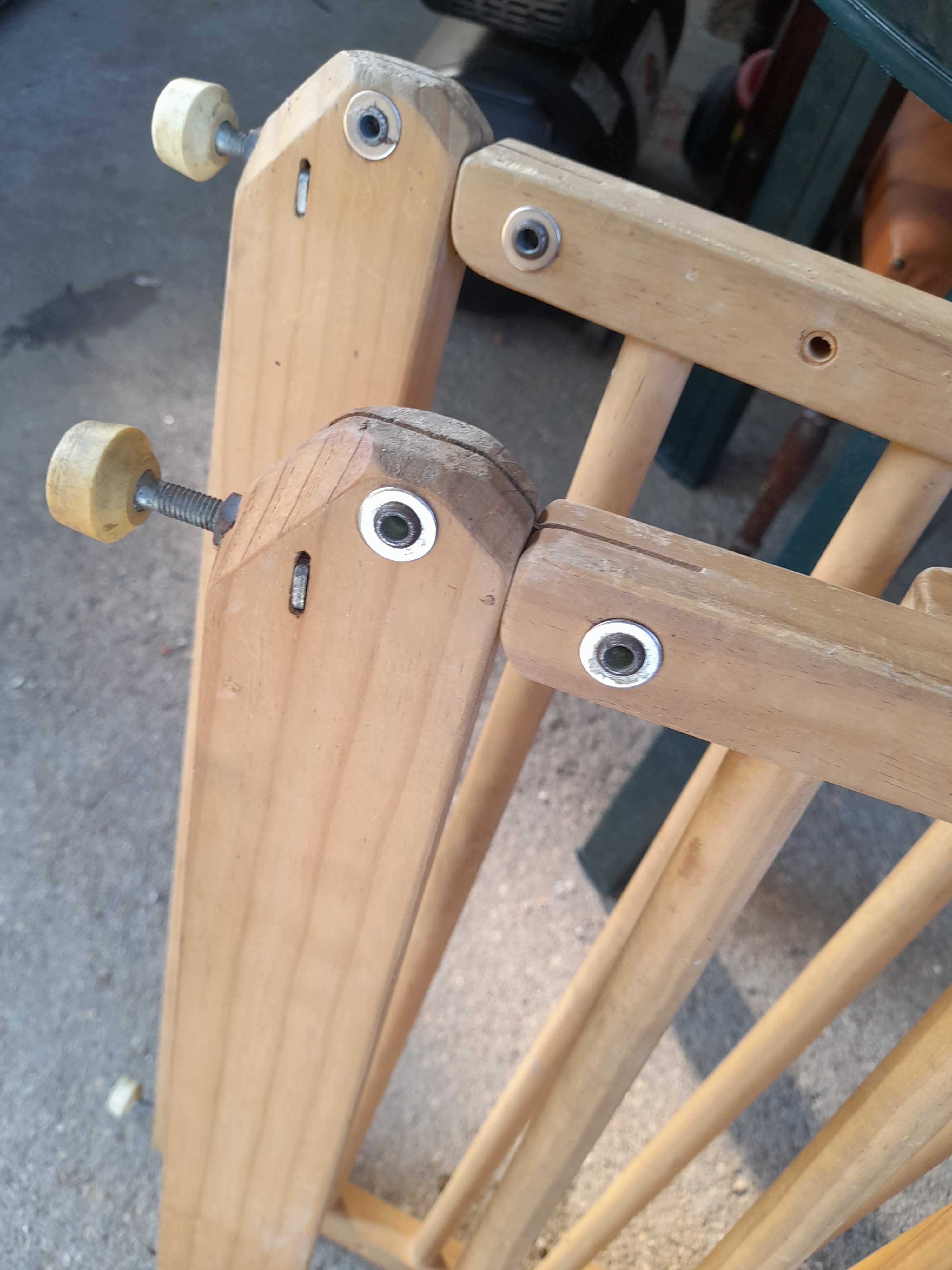 Vendo grades de protecção em madeira