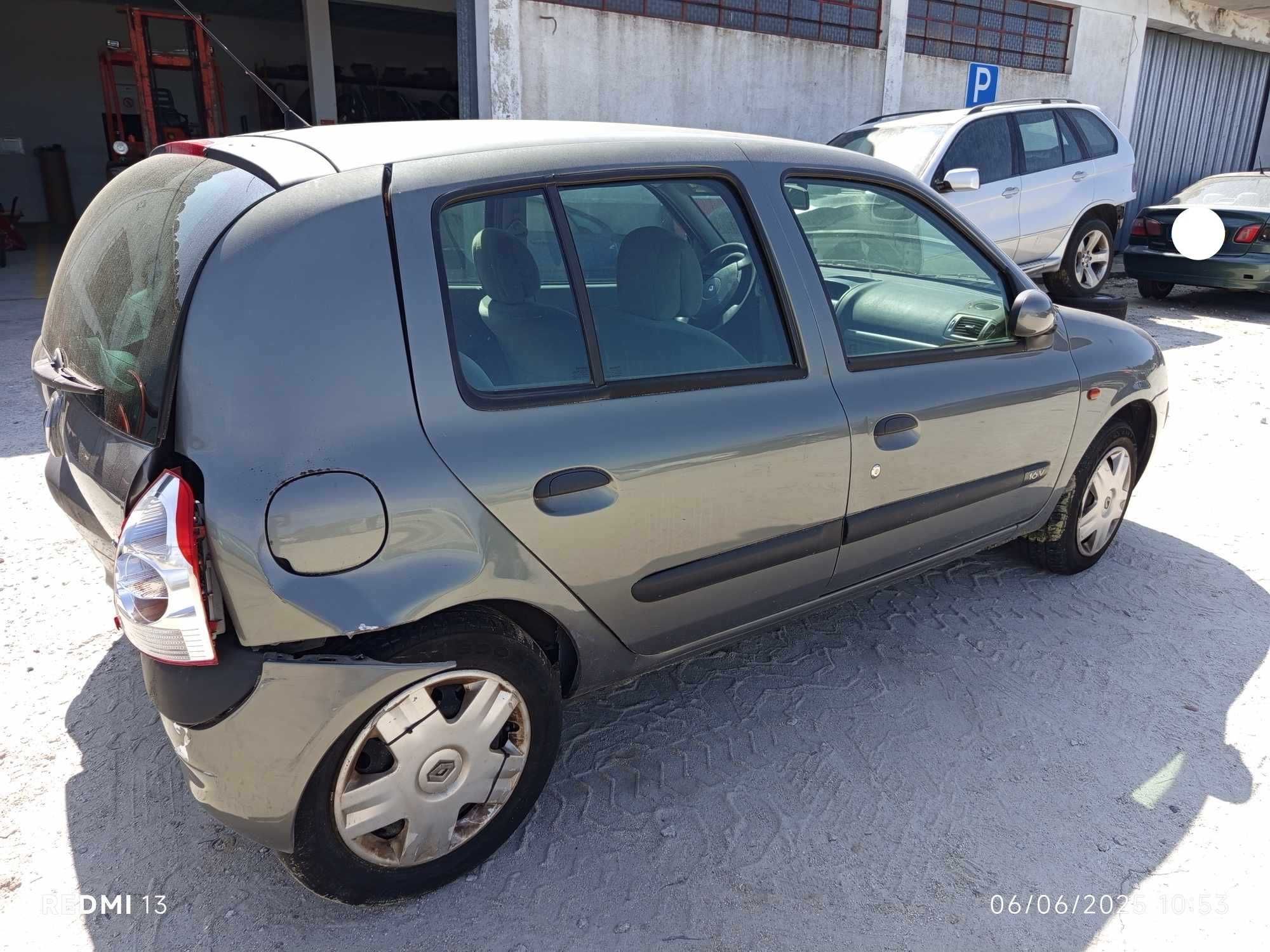 Para peças Renault Clio II 1.2 16V ano 2001
