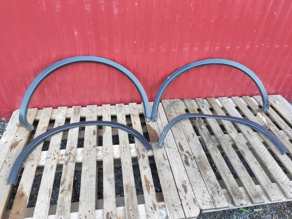 INFINITI FX30 LISTWA BŁOTNIKA NADKOLA LEWY PRAWY PRZÓD ORYGINAŁ