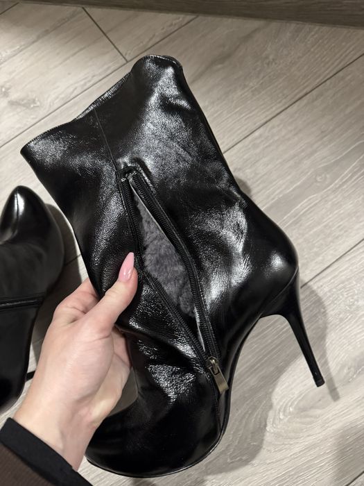 Ботінки Ботильйон. чорні зимові на каблуку