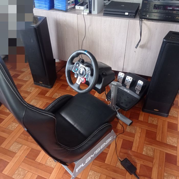 Кокпіт для сімрейсінгу playseat