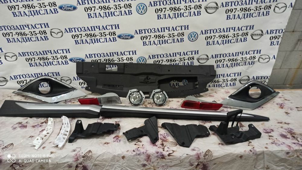 решітка радіатора Mitsubishi Outlander 2016