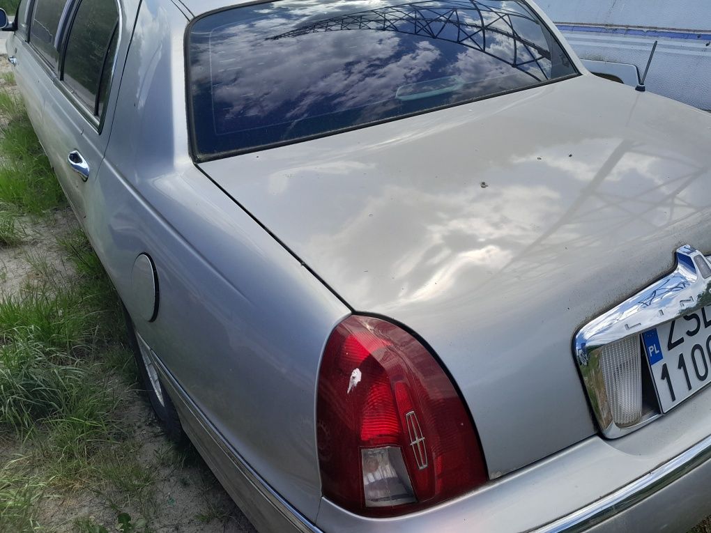 Klapa bagażnika lincoln town car