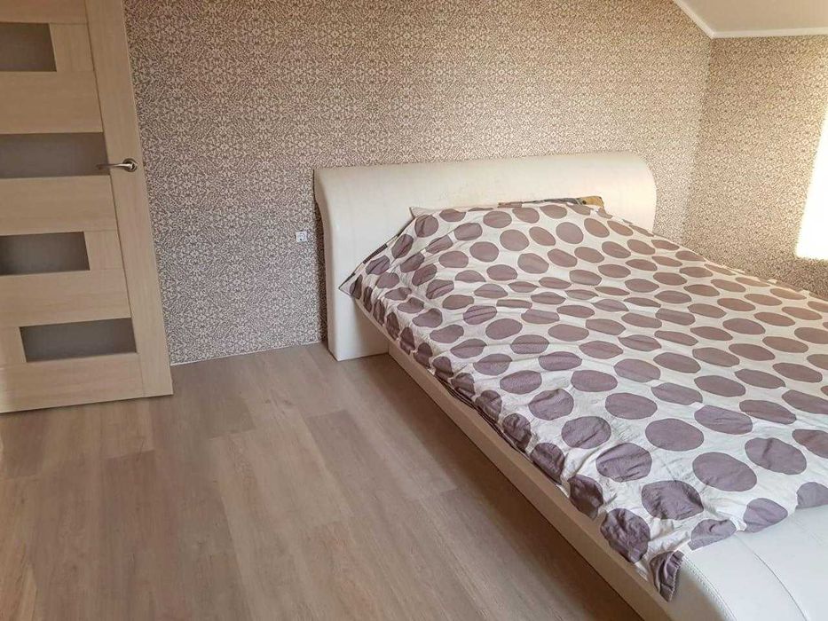 Продам сучасний будинок біля Києва в 10хв від метро Бориспільська. Газ