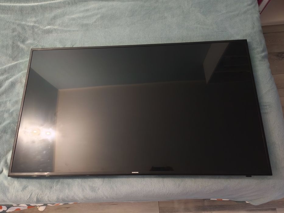 Telewizor Samsung 55 cali. Model UE55MU6172