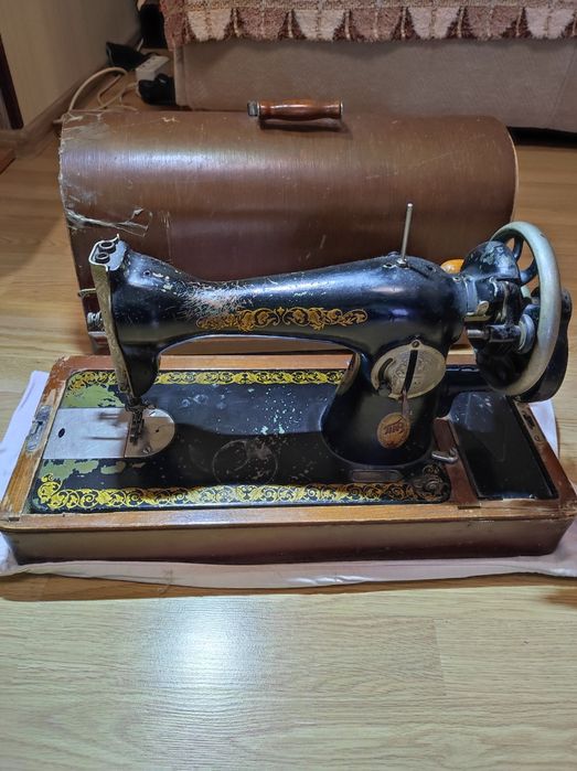 Швейна машинка Подолка