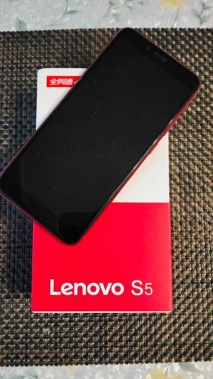 Продається смартфон Lenovo S5 4/64 GB (Ruby Red)