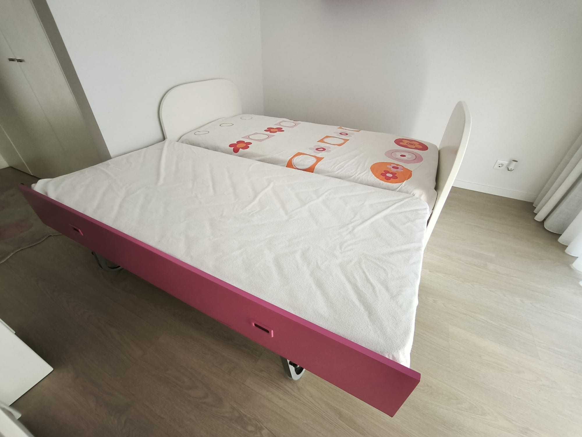 Quarto Menina em EXCELENTE estado de conservação