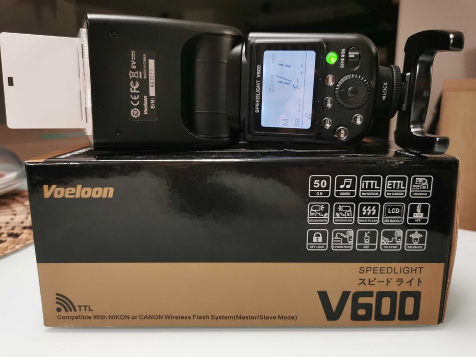 Lampa błyskowa VOELOON V600 do Nikona