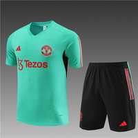 Komplet treningowy Adidas MANCHESTER UNITED koszulka L, spodenki M